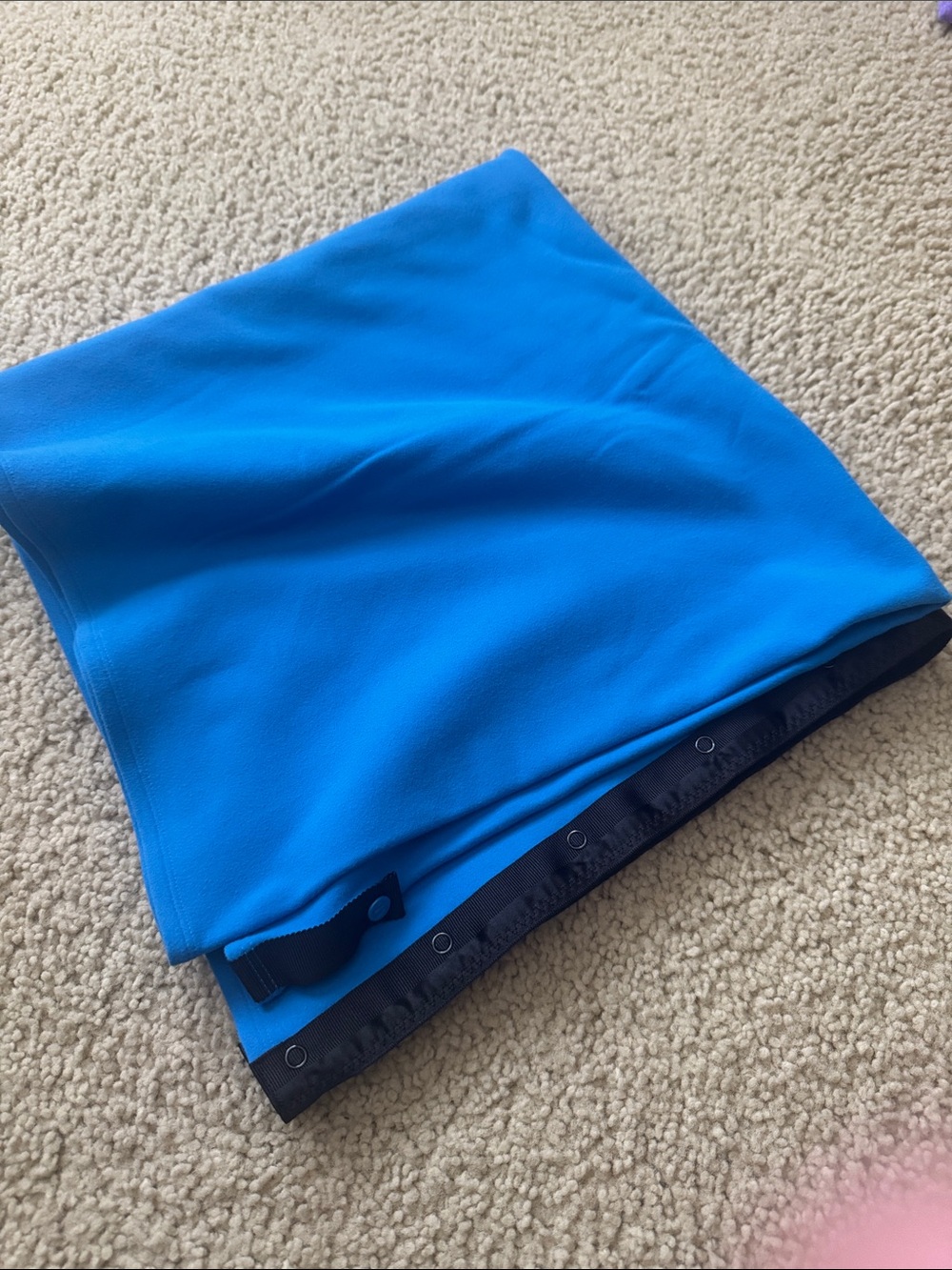 Lululemon Vinyasa Scarf Cornflower and Black